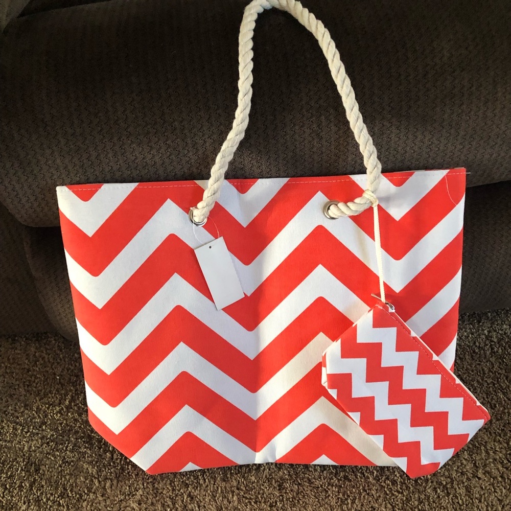 Cute NEW woman’s tote WITH WALLET